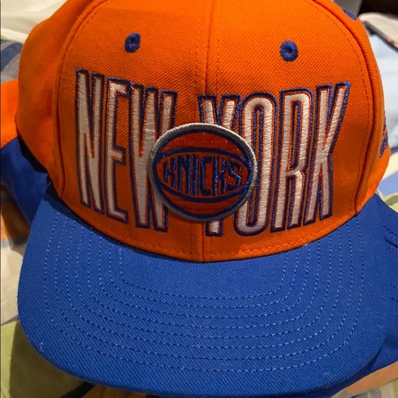 Knicks Jersey and Baseball Hat ADIDAS - Picture 4 of 6